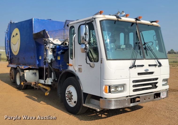 image for item LQ9256 2004 Sterling Condor  refuse truck
