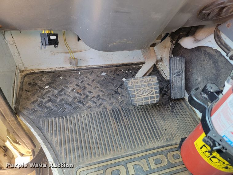 image for item LQ9256 2004 Sterling Condor  refuse truck