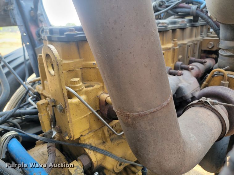 image for item LQ9256 2004 Sterling Condor  refuse truck