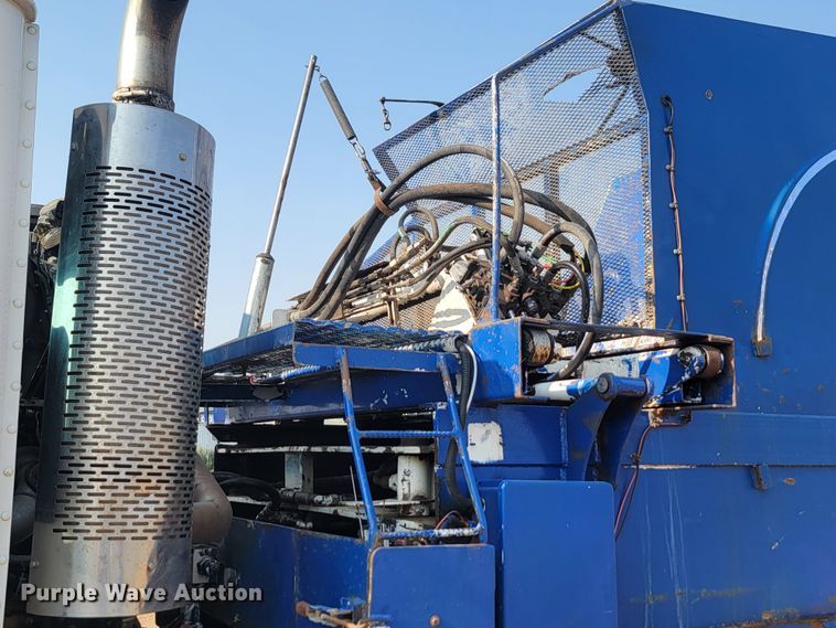 image for item LQ9256 2004 Sterling Condor  refuse truck