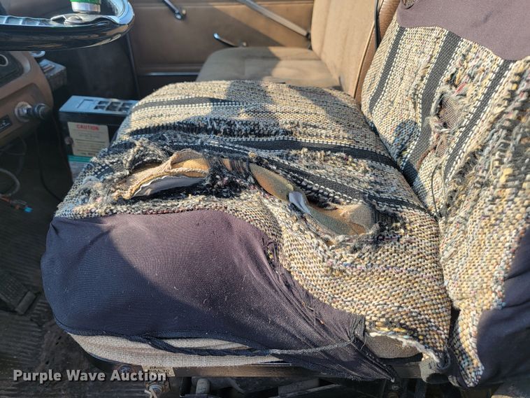 image for item LQ9257 1994 Ford L8000  refuse truck