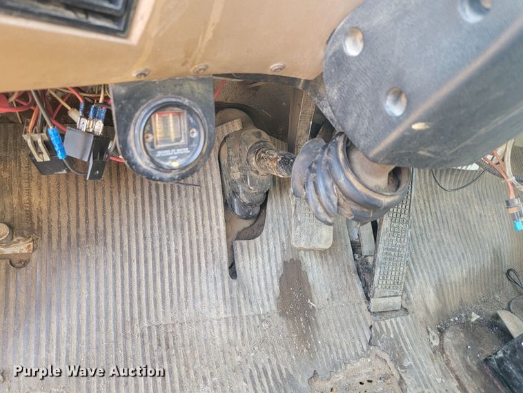 image for item LQ9257 1994 Ford L8000  refuse truck