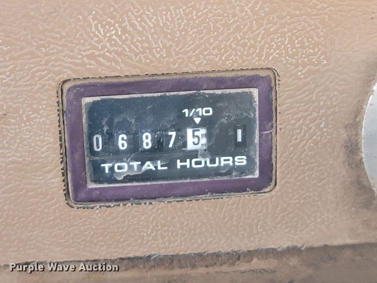 image for item LQ9257 1994 Ford L8000  refuse truck