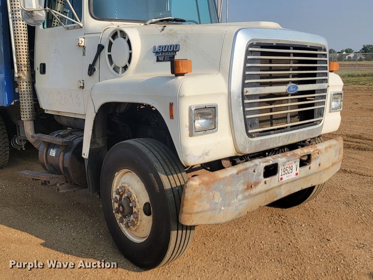 image for item LQ9257 1994 Ford L8000  refuse truck