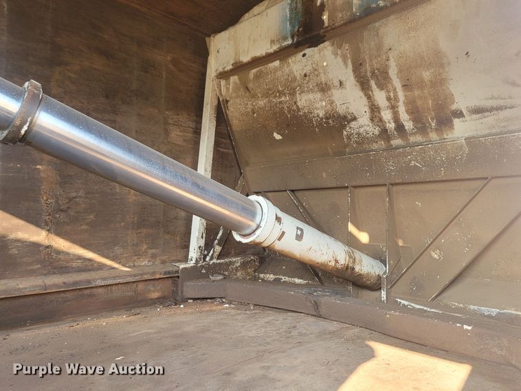 image for item LQ9257 1994 Ford L8000  refuse truck