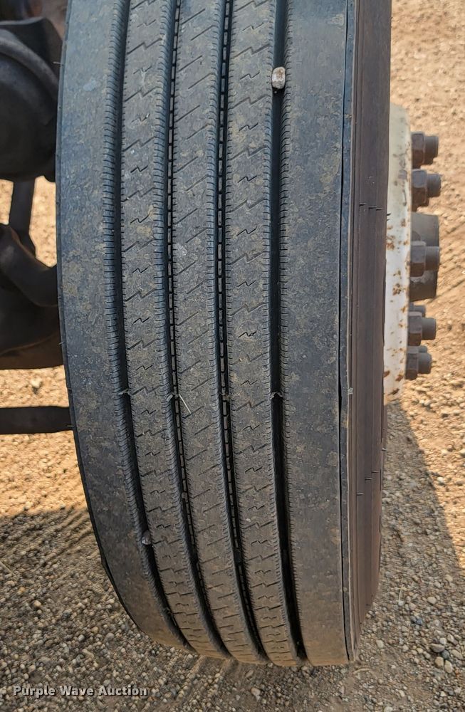 image for item LQ9257 1994 Ford L8000  refuse truck