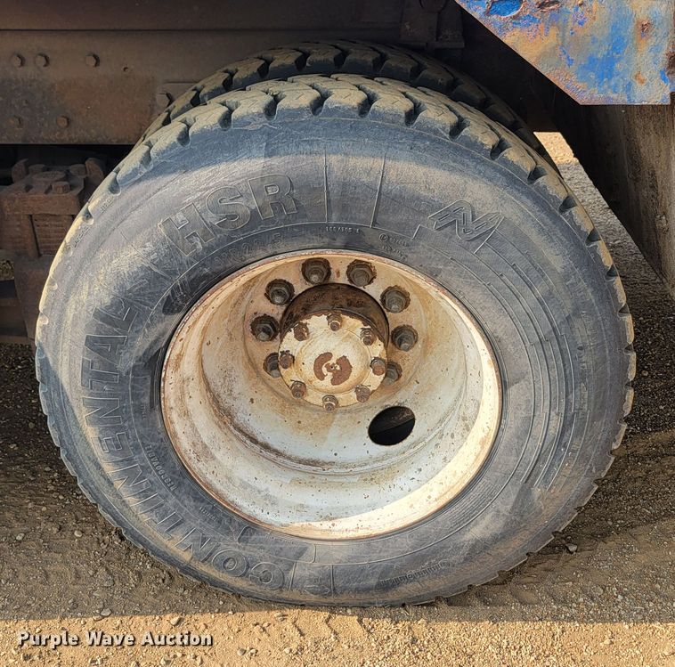 image for item LQ9257 1994 Ford L8000  refuse truck