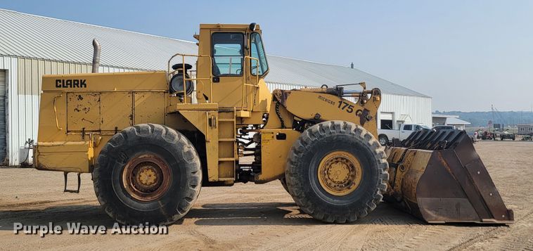 image for item LQ9258 1984 Clark 175C  wheel loader