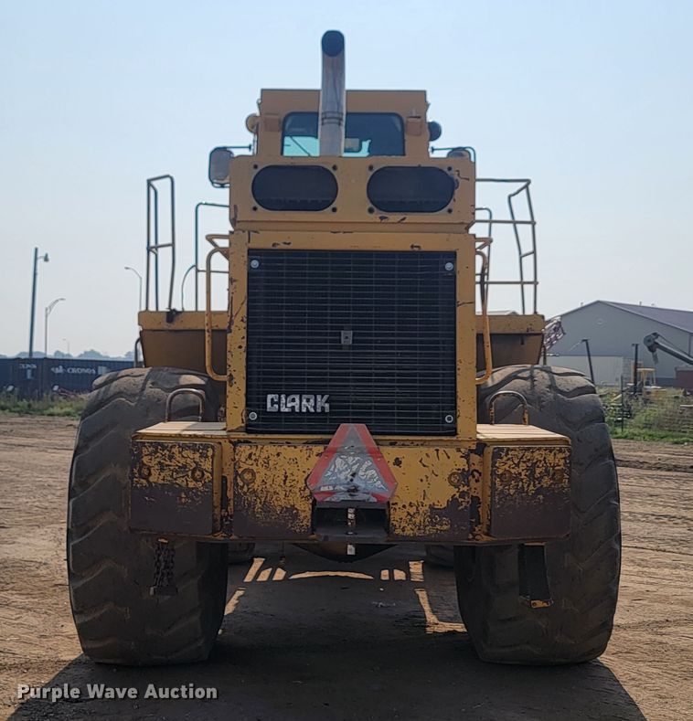 image for item LQ9258 1984 Clark 175C  wheel loader