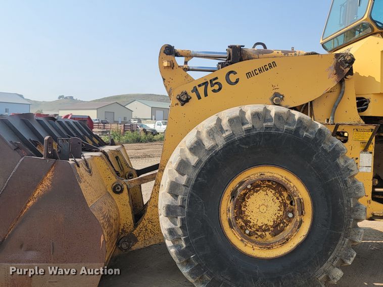 image for item LQ9258 1984 Clark 175C  wheel loader