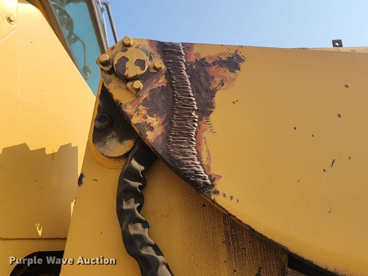 image for item LQ9258 1984 Clark 175C  wheel loader