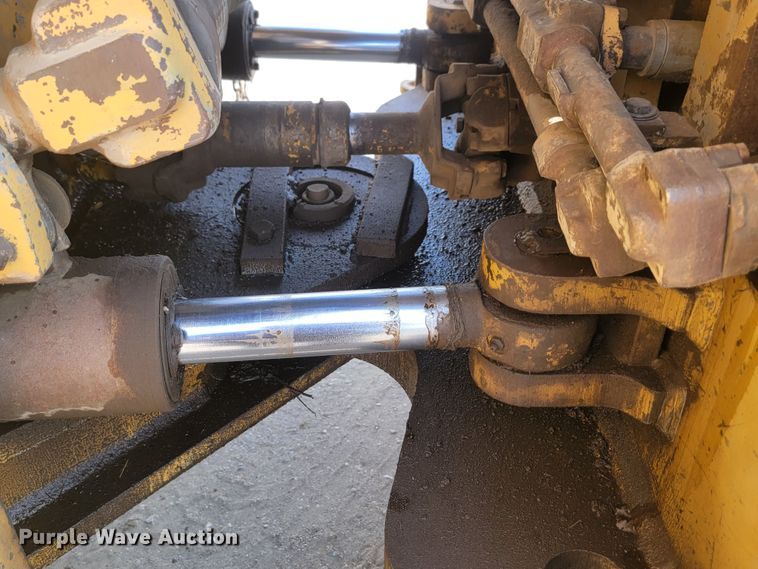 image for item LQ9258 1984 Clark 175C  wheel loader