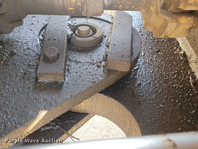 image for item LQ9258 1984 Clark 175C  wheel loader