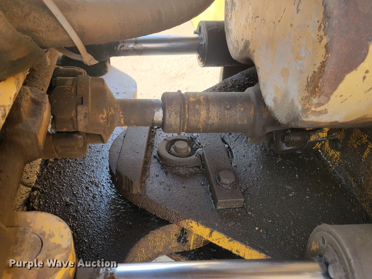 image for item LQ9258 1984 Clark 175C  wheel loader