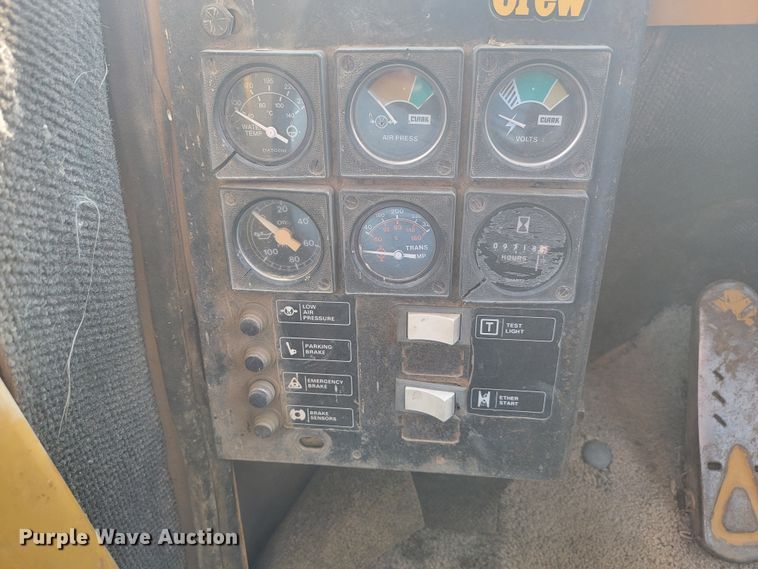 image for item LQ9258 1984 Clark 175C  wheel loader