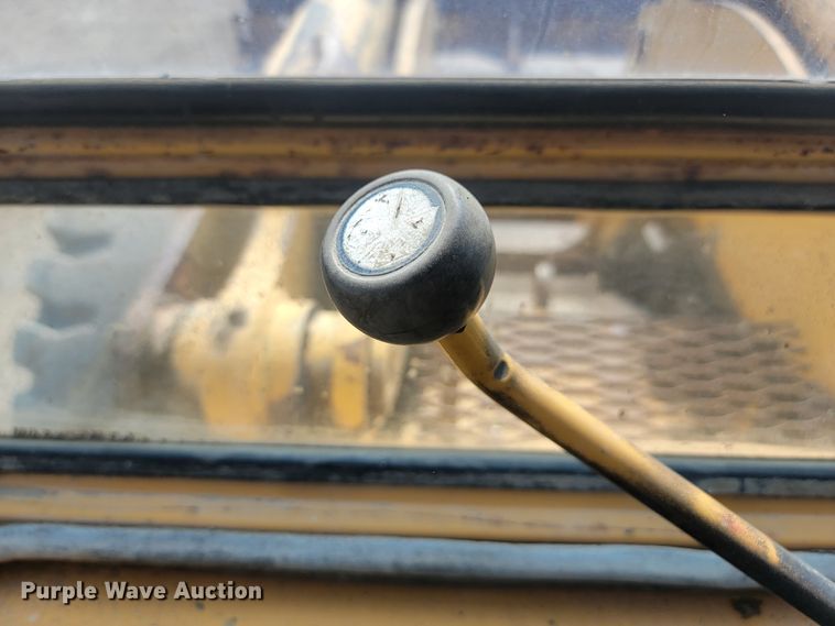 image for item LQ9258 1984 Clark 175C  wheel loader