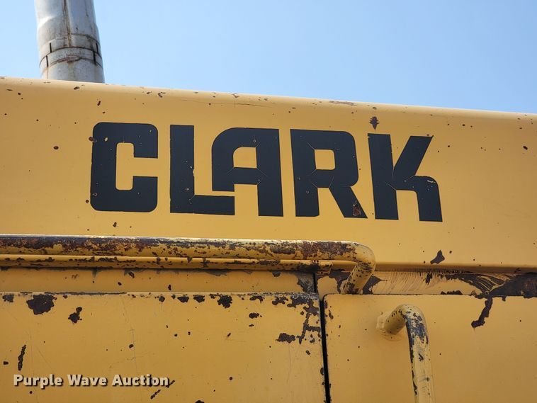 image for item LQ9258 1984 Clark 175C  wheel loader