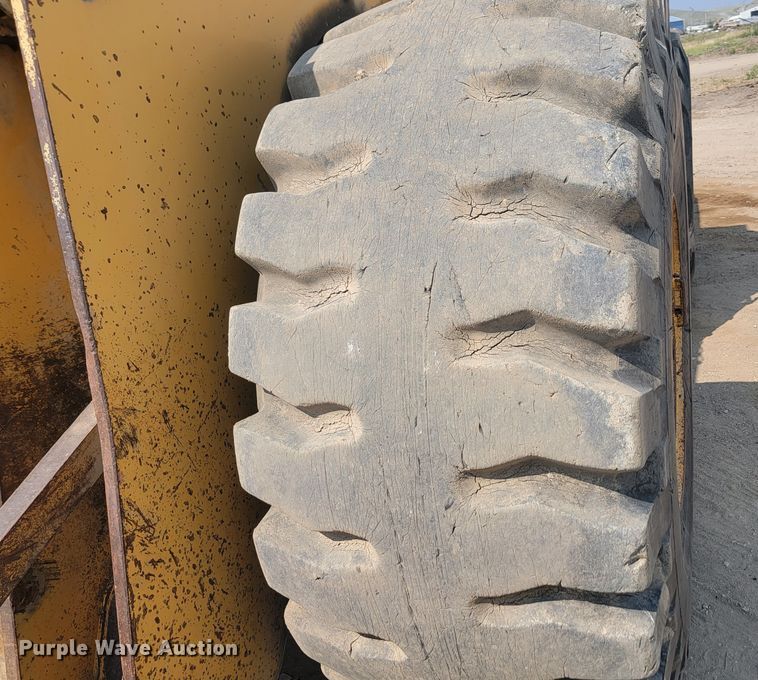 image for item LQ9258 1984 Clark 175C  wheel loader