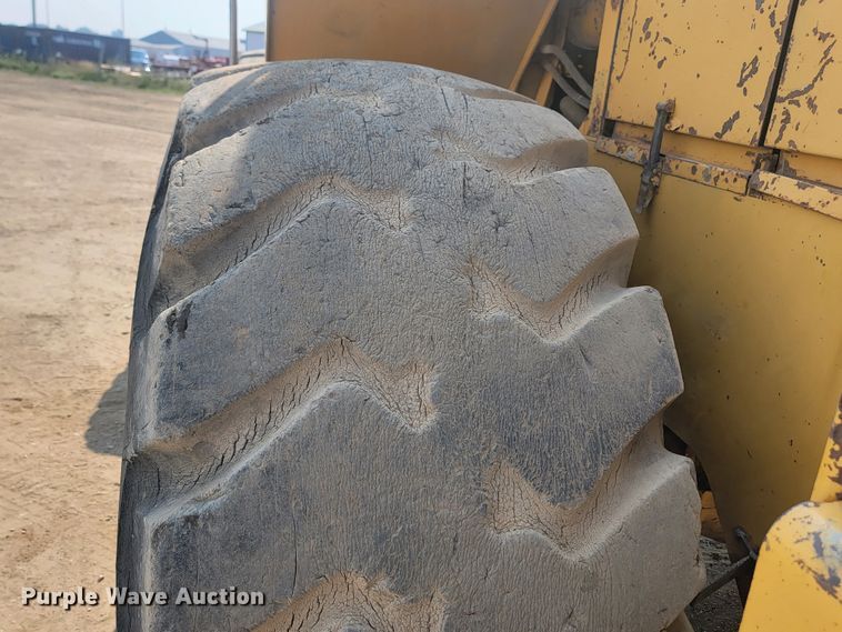 image for item LQ9258 1984 Clark 175C  wheel loader