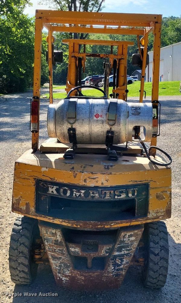 image for item LS9664 Komatsu FG20-8  forklift