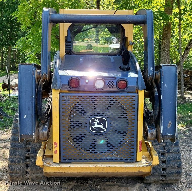image for item LS9666 2011 John Deere 333D  tracked skid steer loader