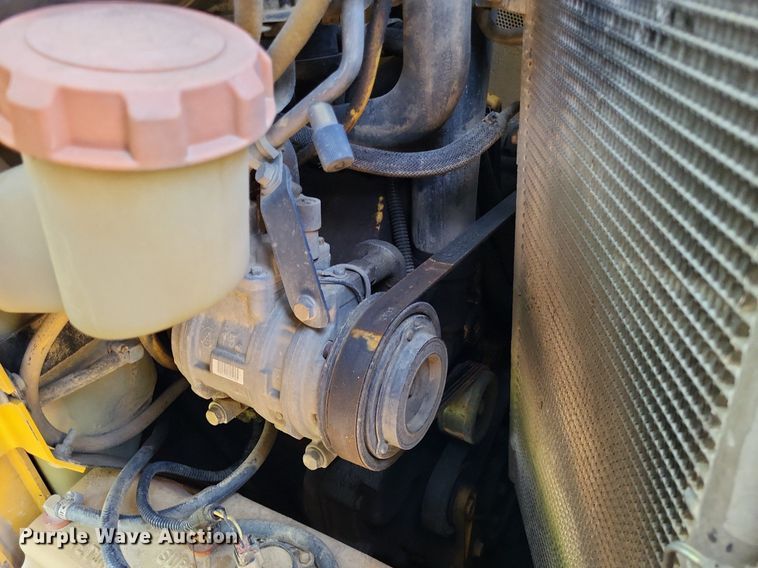 image for item LS9666 2011 John Deere 333D  tracked skid steer loader