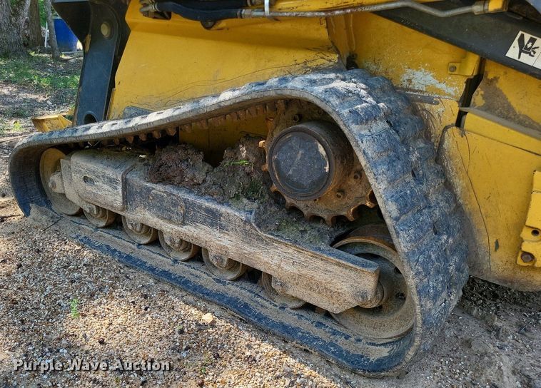 image for item LS9666 2011 John Deere 333D  tracked skid steer loader