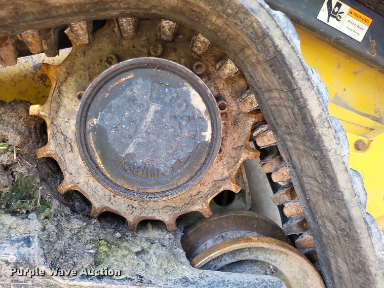 image for item LS9666 2011 John Deere 333D  tracked skid steer loader