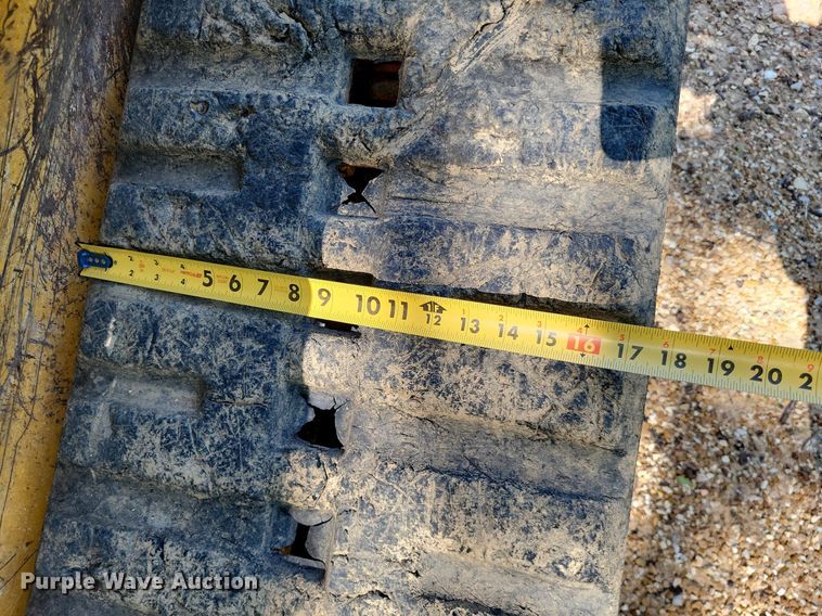 image for item LS9666 2011 John Deere 333D  tracked skid steer loader