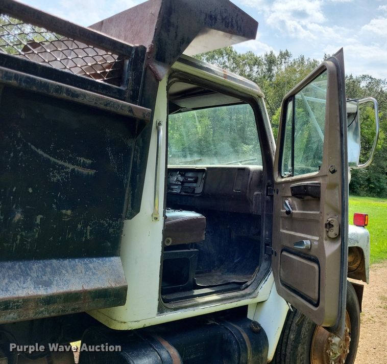 image for item LS9680 1988 International 1954  dump truck