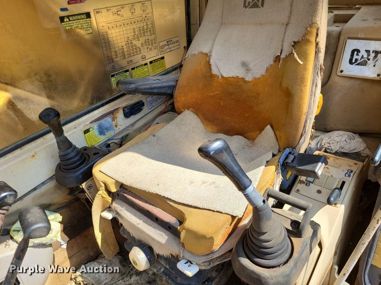 image for item LS9681 1994 Caterpillar 322L  excavator