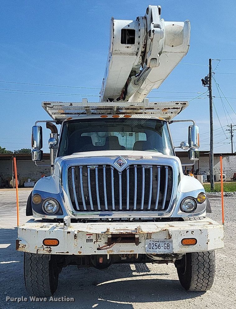 image for item LS9688 2008 International Work Star 7300  bucket truck