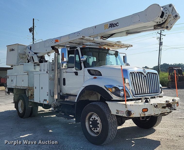 image for item LS9688 2008 International Work Star 7300  bucket truck