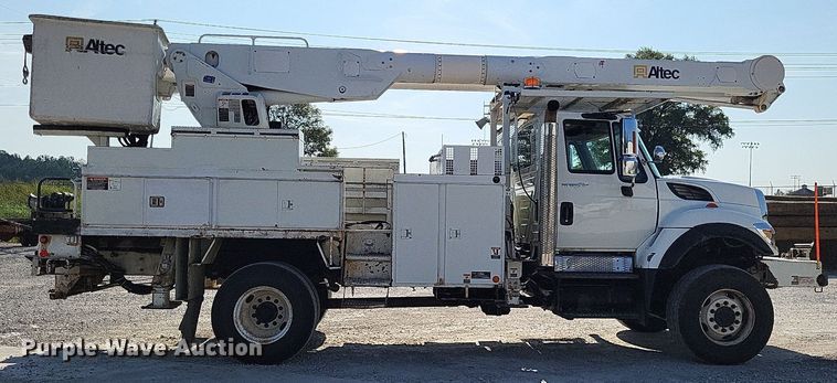 image for item LS9688 2008 International Work Star 7300  bucket truck