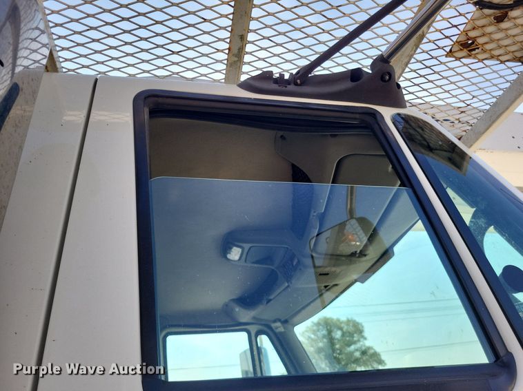 image for item LS9688 2008 International Work Star 7300  bucket truck