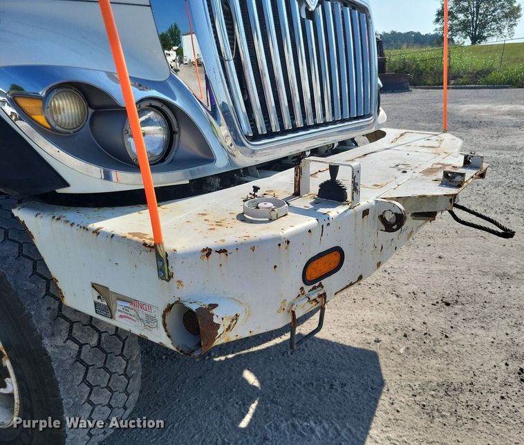 image for item LS9688 2008 International Work Star 7300  bucket truck