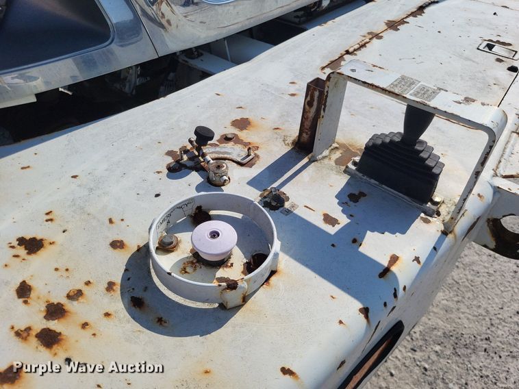 image for item LS9688 2008 International Work Star 7300  bucket truck