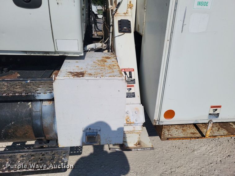 image for item LS9688 2008 International Work Star 7300  bucket truck