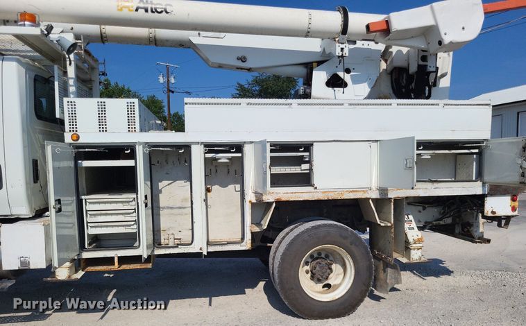 image for item LS9688 2008 International Work Star 7300  bucket truck