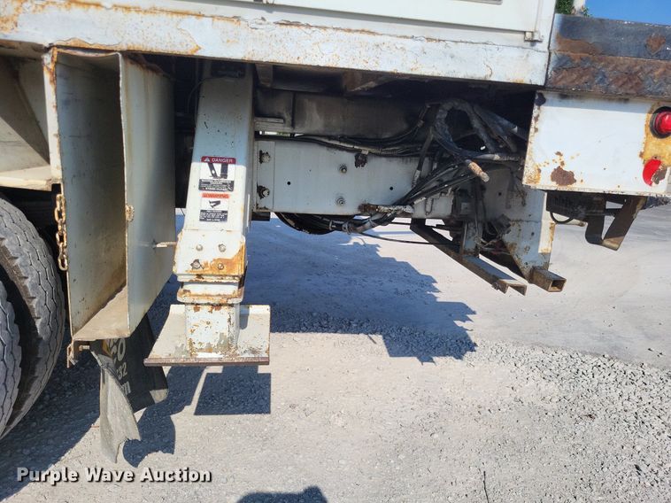 image for item LS9688 2008 International Work Star 7300  bucket truck