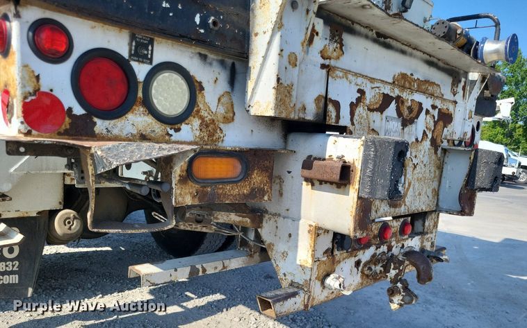 image for item LS9688 2008 International Work Star 7300  bucket truck