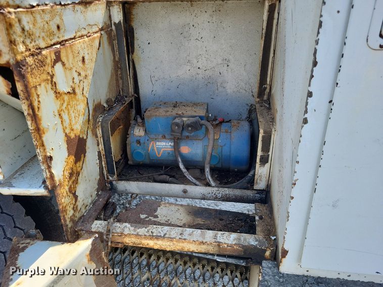 image for item LS9688 2008 International Work Star 7300  bucket truck