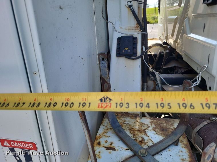 image for item LS9688 2008 International Work Star 7300  bucket truck