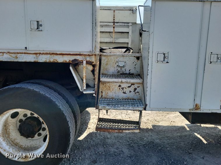 image for item LS9688 2008 International Work Star 7300  bucket truck