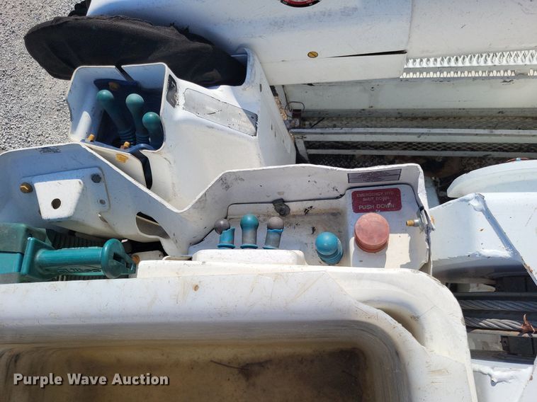 image for item LS9688 2008 International Work Star 7300  bucket truck