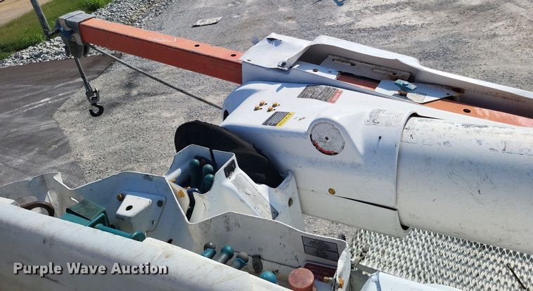 image for item LS9688 2008 International Work Star 7300  bucket truck