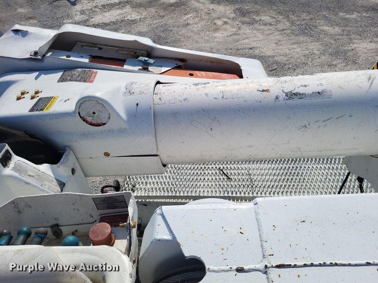 image for item LS9688 2008 International Work Star 7300  bucket truck