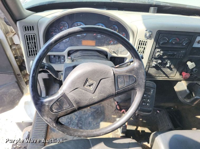 image for item LS9688 2008 International Work Star 7300  bucket truck