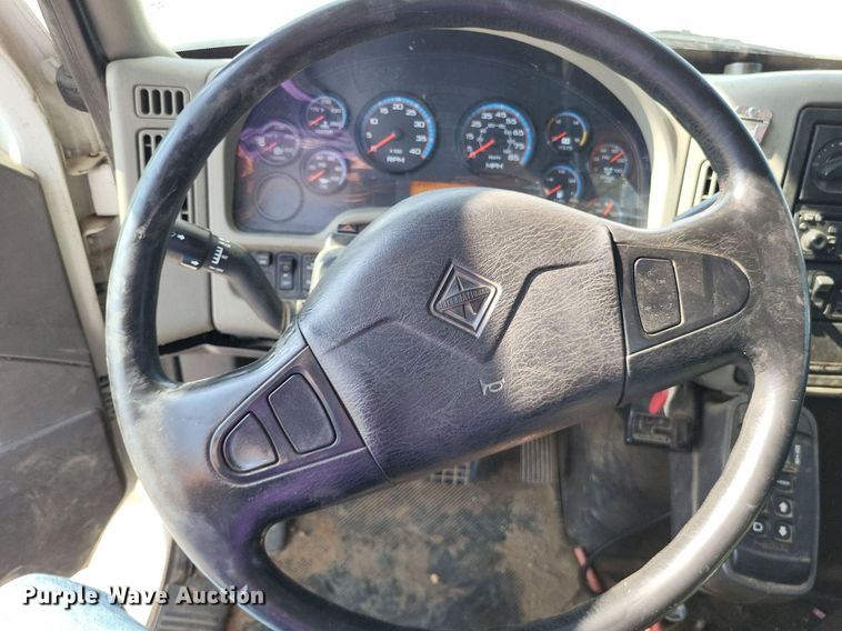 image for item LS9688 2008 International Work Star 7300  bucket truck