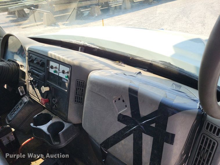 image for item LS9688 2008 International Work Star 7300  bucket truck